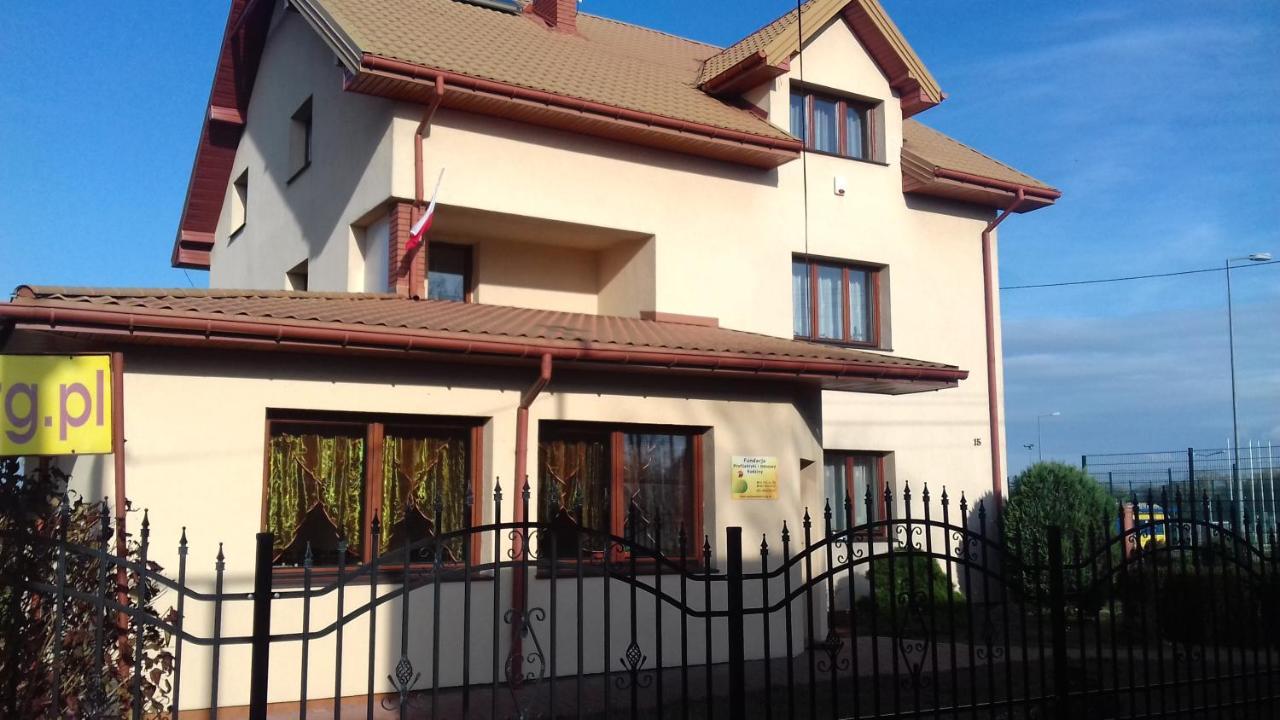 Pokoje Goscinne, Mieszkanie Na Wynajem W Swidniku K Lublina Świdnik Exterior foto