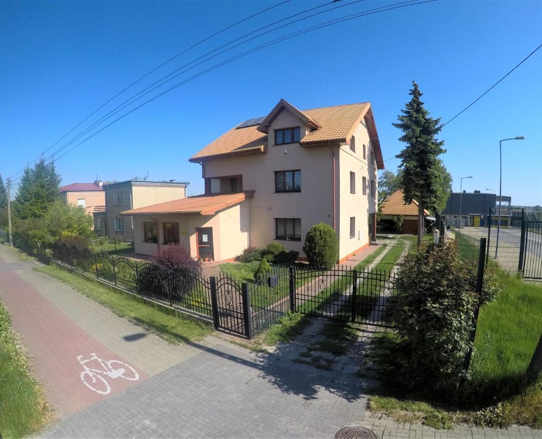 Pokoje Goscinne, Mieszkanie Na Wynajem W Swidniku K Lublina Świdnik Exterior foto
