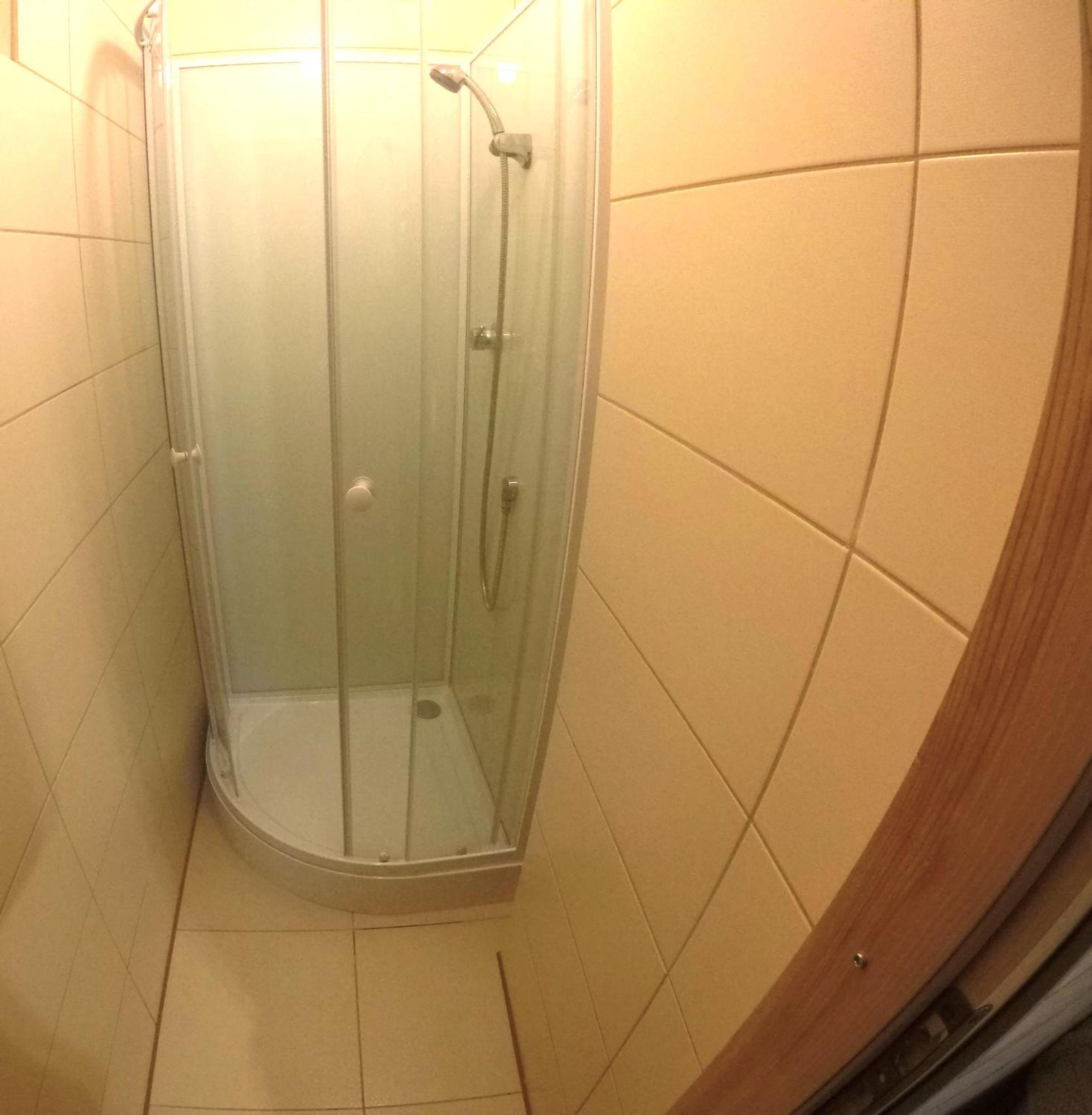 Pokoje Goscinne, Mieszkanie Na Wynajem W Swidniku K Lublina Świdnik Exterior foto